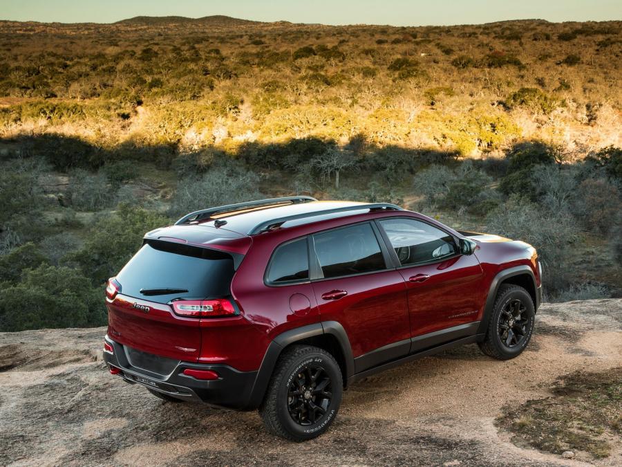  Jeep Cherokee Trailhawk 2013 года  (фото 24 из 31)